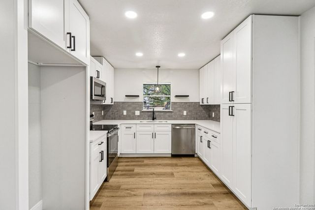 5630 Lon Chaney, San Antonio, TX 78240