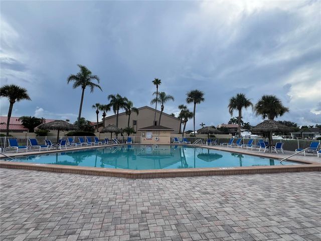 4900 BRITTANY DRIVE S 305, St Petersburg, FL 33715