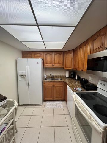 4900 BRITTANY DRIVE S 305, St Petersburg, FL 33715