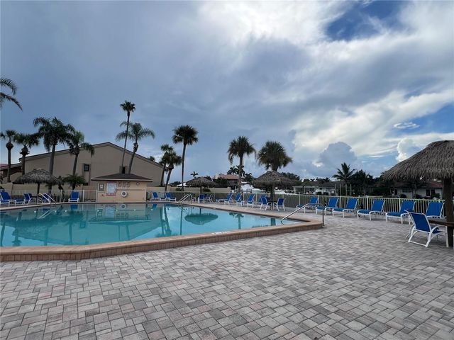 4900 BRITTANY DRIVE S 305, St Petersburg, FL 33715