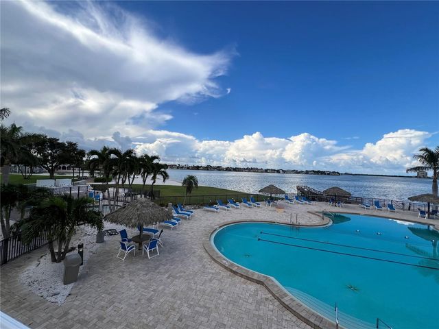 4900 BRITTANY DRIVE S 305, St Petersburg, FL 33715
