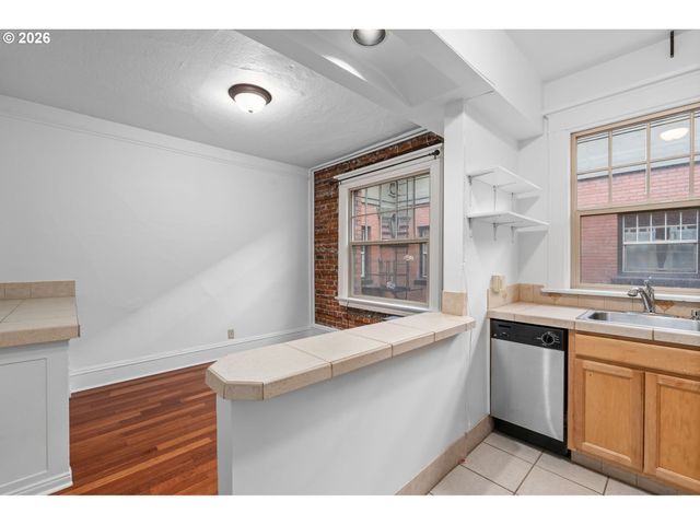 2109 Nw IRVING St Nw 410, Portland, OR 97210