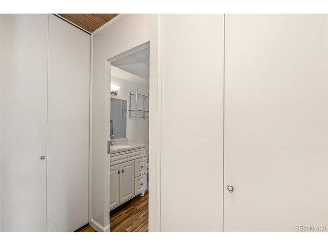 715 S Clinton St 4A, Denver, CO 80247