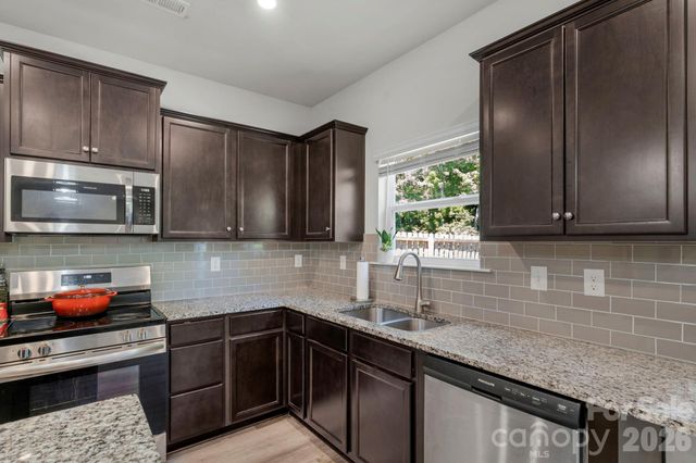 6028 Gala Lane, Charlotte, NC 28215