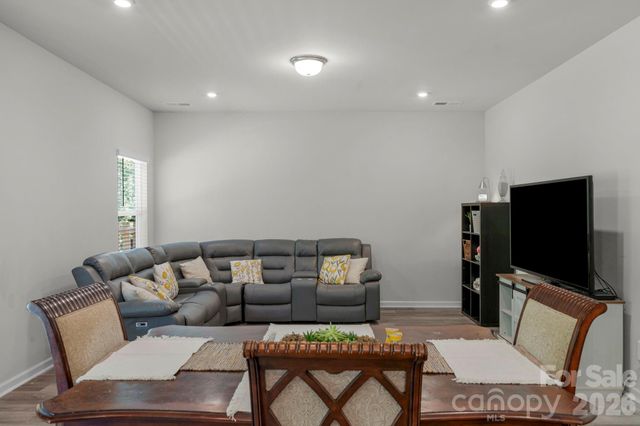 6028 Gala Lane, Charlotte, NC 28215