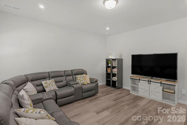 6028 Gala Lane, Charlotte, NC 28215