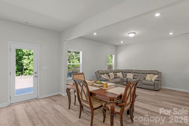 6028 Gala Lane, Charlotte, NC 28215