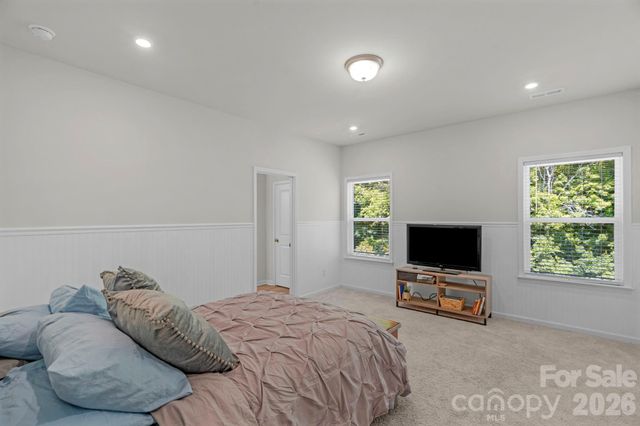 6028 Gala Lane, Charlotte, NC 28215