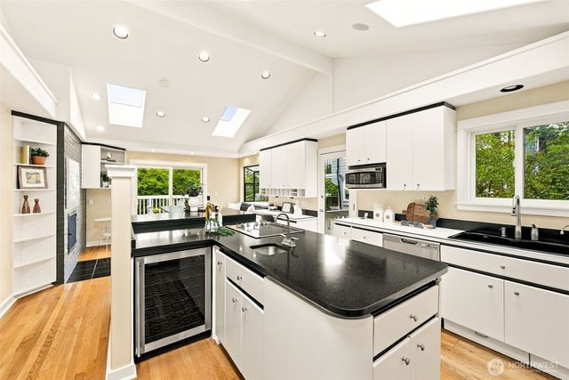 20130 44th Avenue NE, Lake Forest Park, WA 98155