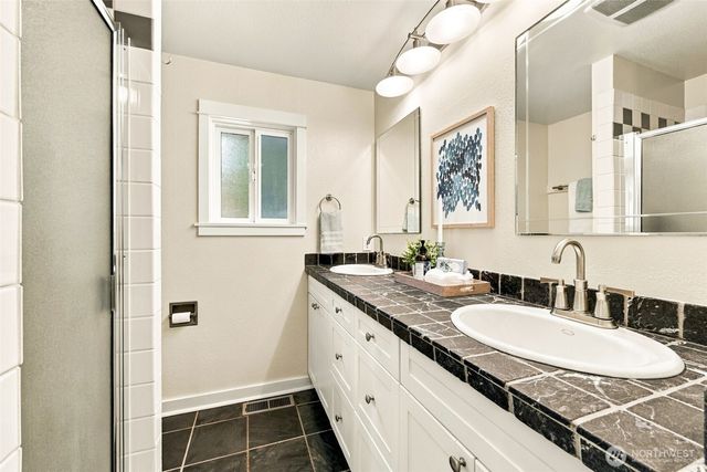 20130 44th Avenue NE, Lake Forest Park, WA 98155