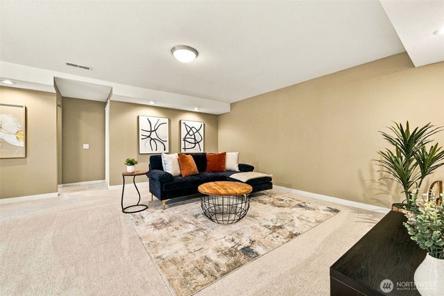 20130 44th Avenue NE, Lake Forest Park, WA 98155