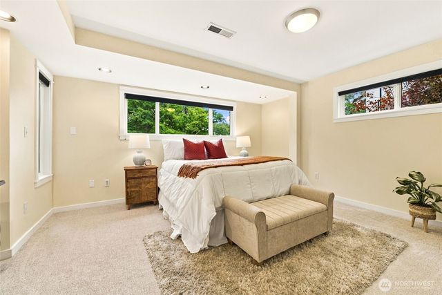 20130 44th Avenue NE, Lake Forest Park, WA 98155