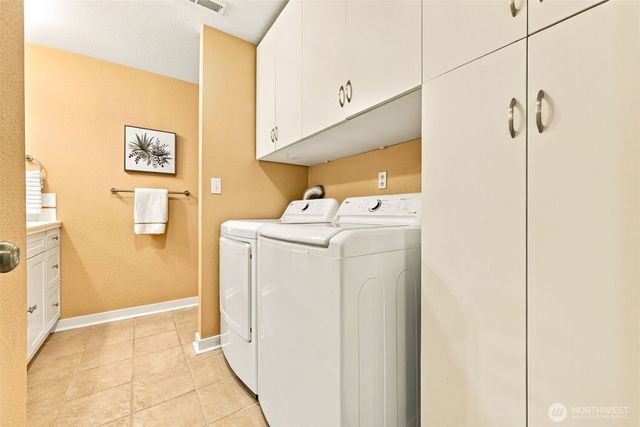 20130 44th Avenue NE, Lake Forest Park, WA 98155
