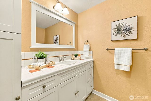 20130 44th Avenue NE, Lake Forest Park, WA 98155