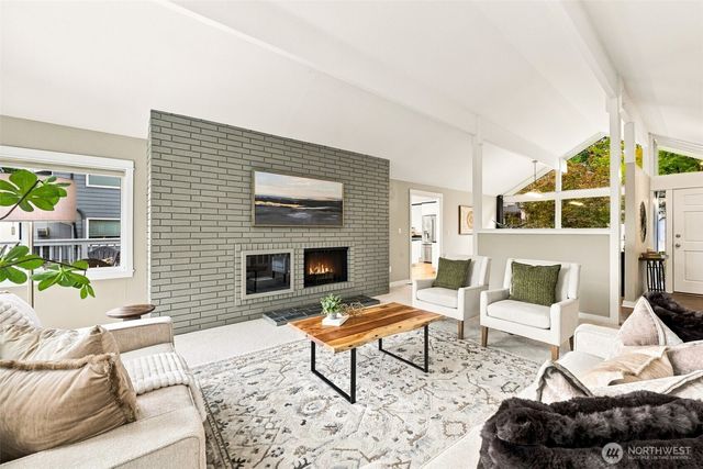 20130 44th Avenue NE, Lake Forest Park, WA 98155