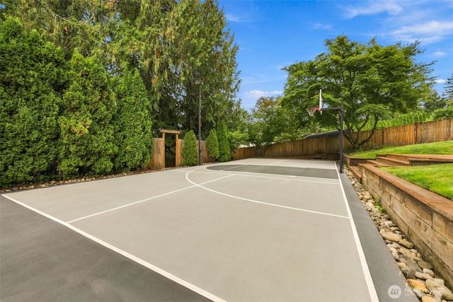 20130 44th Avenue NE, Lake Forest Park, WA 98155