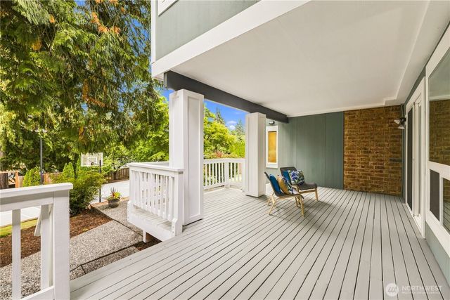 20130 44th Avenue NE, Lake Forest Park, WA 98155