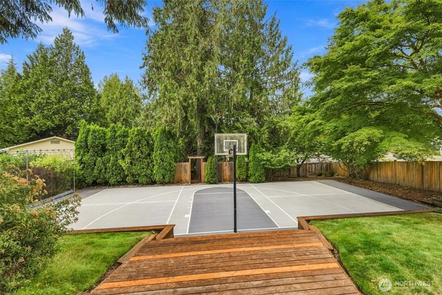 20130 44th Avenue NE, Lake Forest Park, WA 98155