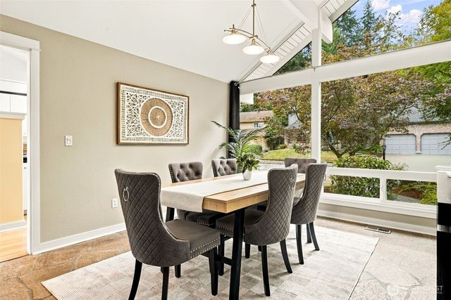 20130 44th Avenue NE, Lake Forest Park, WA 98155