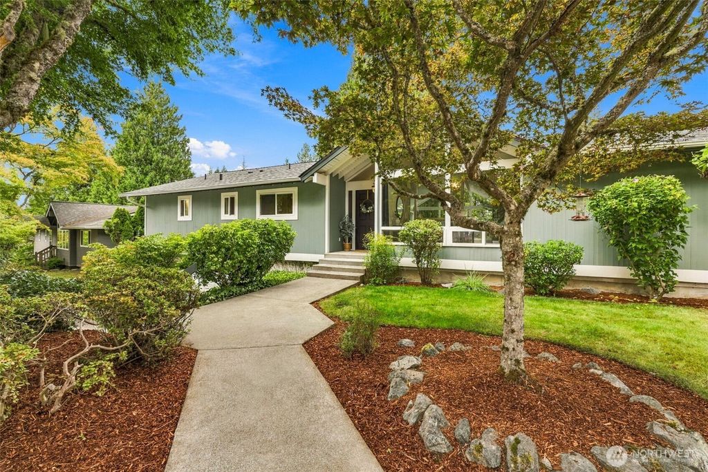 20130 44th Avenue NE, Lake Forest Park, WA 98155