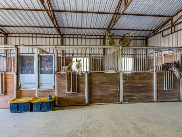 136 Parkside Court, Gunter, TX 75058