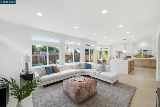 509 Zenith Ridge Dr, Danville, CA 94506