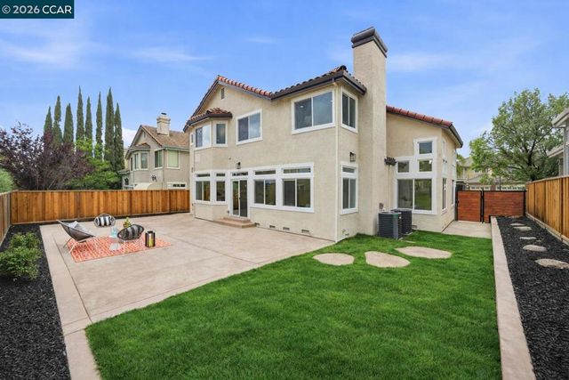 509 Zenith Ridge Dr, Danville, CA 94506