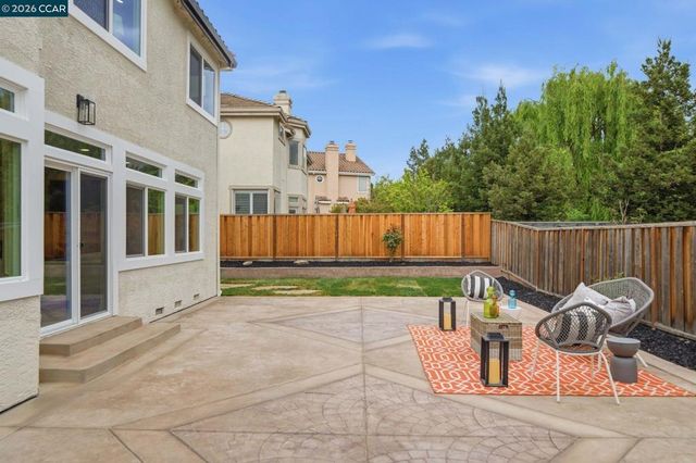 509 Zenith Ridge Dr, Danville, CA 94506