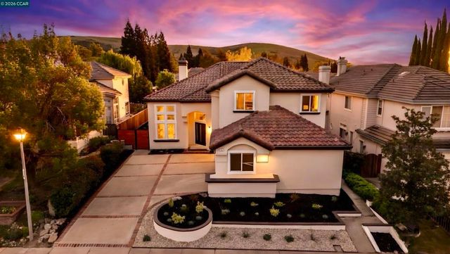 509 Zenith Ridge Dr, Danville, CA 94506