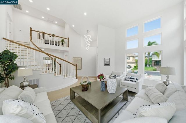 509 Zenith Ridge Dr, Danville, CA 94506