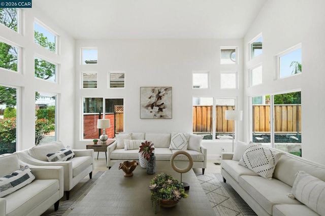 509 Zenith Ridge Dr, Danville, CA 94506