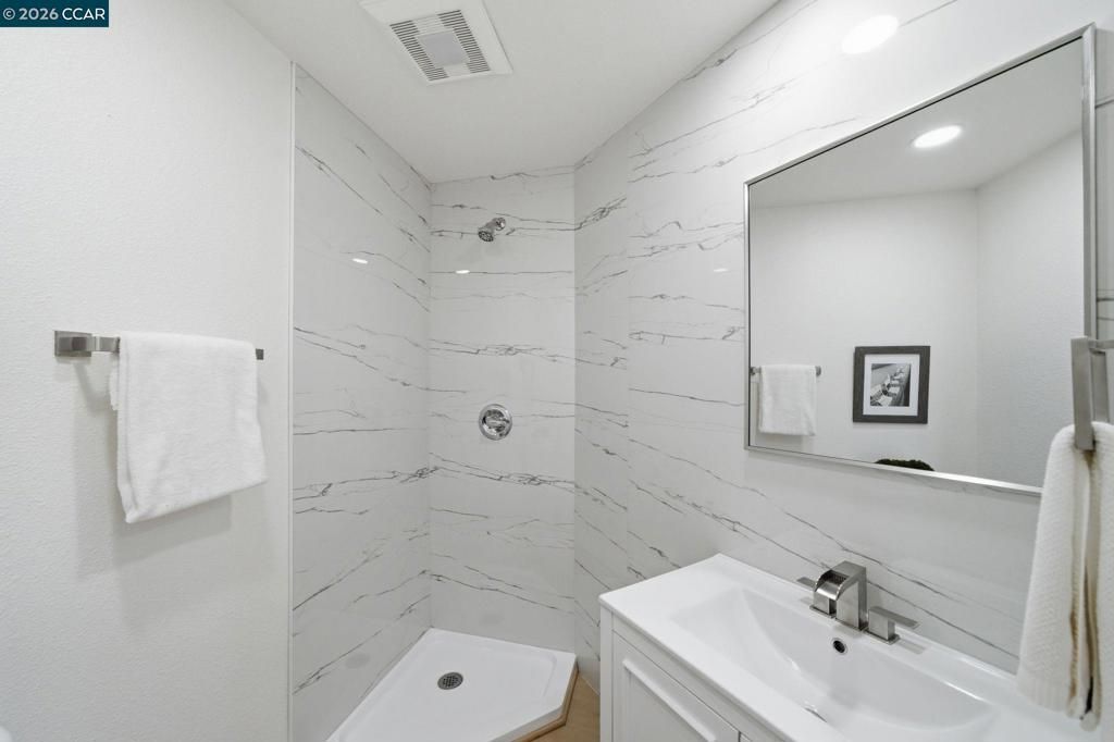 Image 12 of property listing at 509 Zenith Ridge Dr, Danville, CA 94506