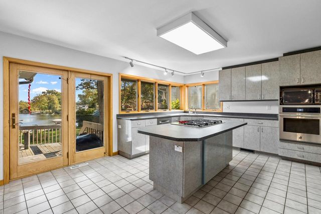 3364 Nagawicka AVENUE, Delafield, WI 53018