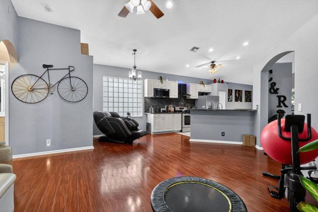 10026 Diamond Lake Drive, Boynton Beach, FL 33437