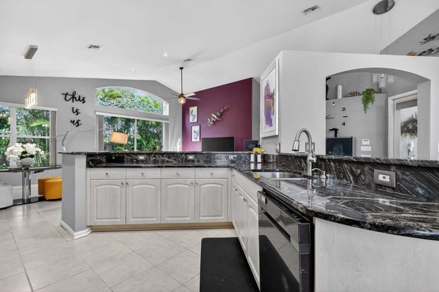 10026 Diamond Lake Drive, Boynton Beach, FL 33437