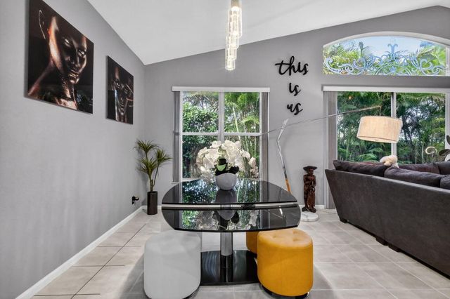 10026 Diamond Lake Drive, Boynton Beach, FL 33437