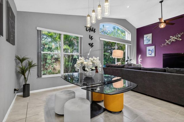 10026 Diamond Lake Drive, Boynton Beach, FL 33437