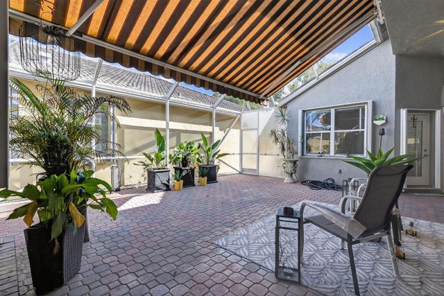 10026 Diamond Lake Drive, Boynton Beach, FL 33437