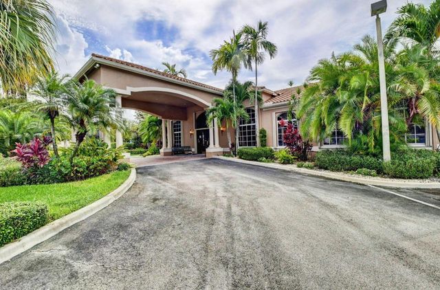 10026 Diamond Lake Drive, Boynton Beach, FL 33437