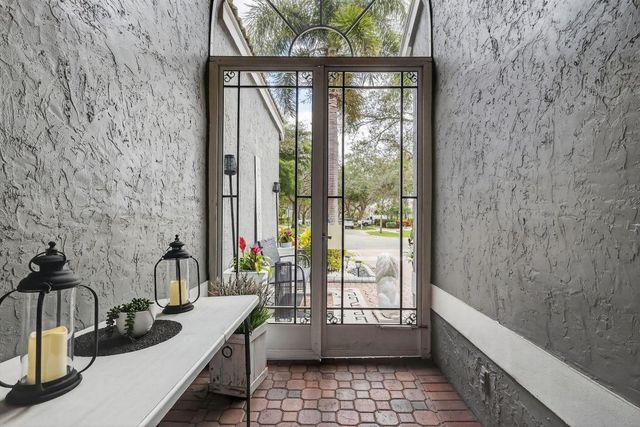 10026 Diamond Lake Drive, Boynton Beach, FL 33437