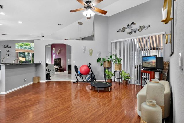 10026 Diamond Lake Drive, Boynton Beach, FL 33437