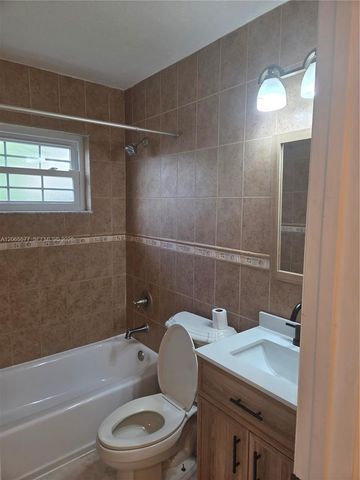 10500 SW 30th St, Miami, FL 33165