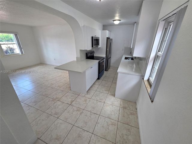 10500 SW 30th St, Miami, FL 33165