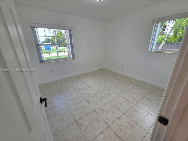 10500 SW 30th St, Miami, FL 33165