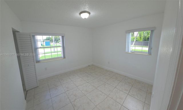 10500 SW 30th St, Miami, FL 33165
