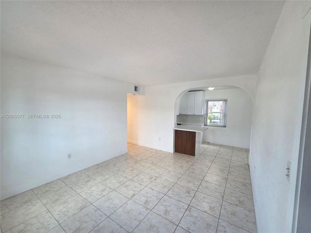 10500 SW 30th St, Miami, FL 33165