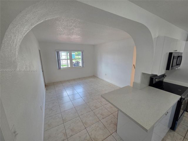 10500 SW 30th St, Miami, FL 33165