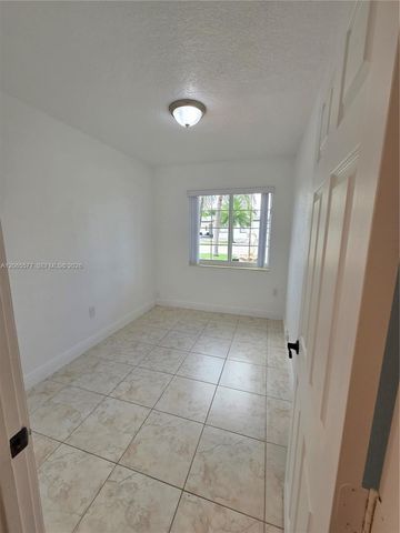 10500 SW 30th St, Miami, FL 33165
