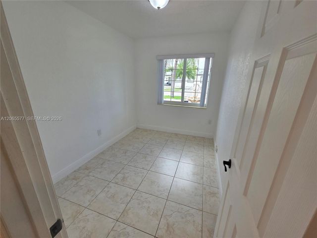 10500 SW 30th St, Miami, FL 33165