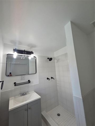 10500 SW 30th St, Miami, FL 33165